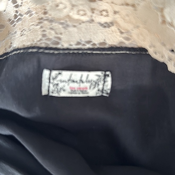 Free People Black & Cream Lace Cami Top Scalloped Tunic Tank Size XS - Picture 8 of 11